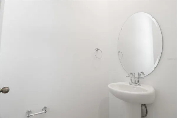 $351,999 | 816 Lake Dell Drive, Dundee, FL 33838