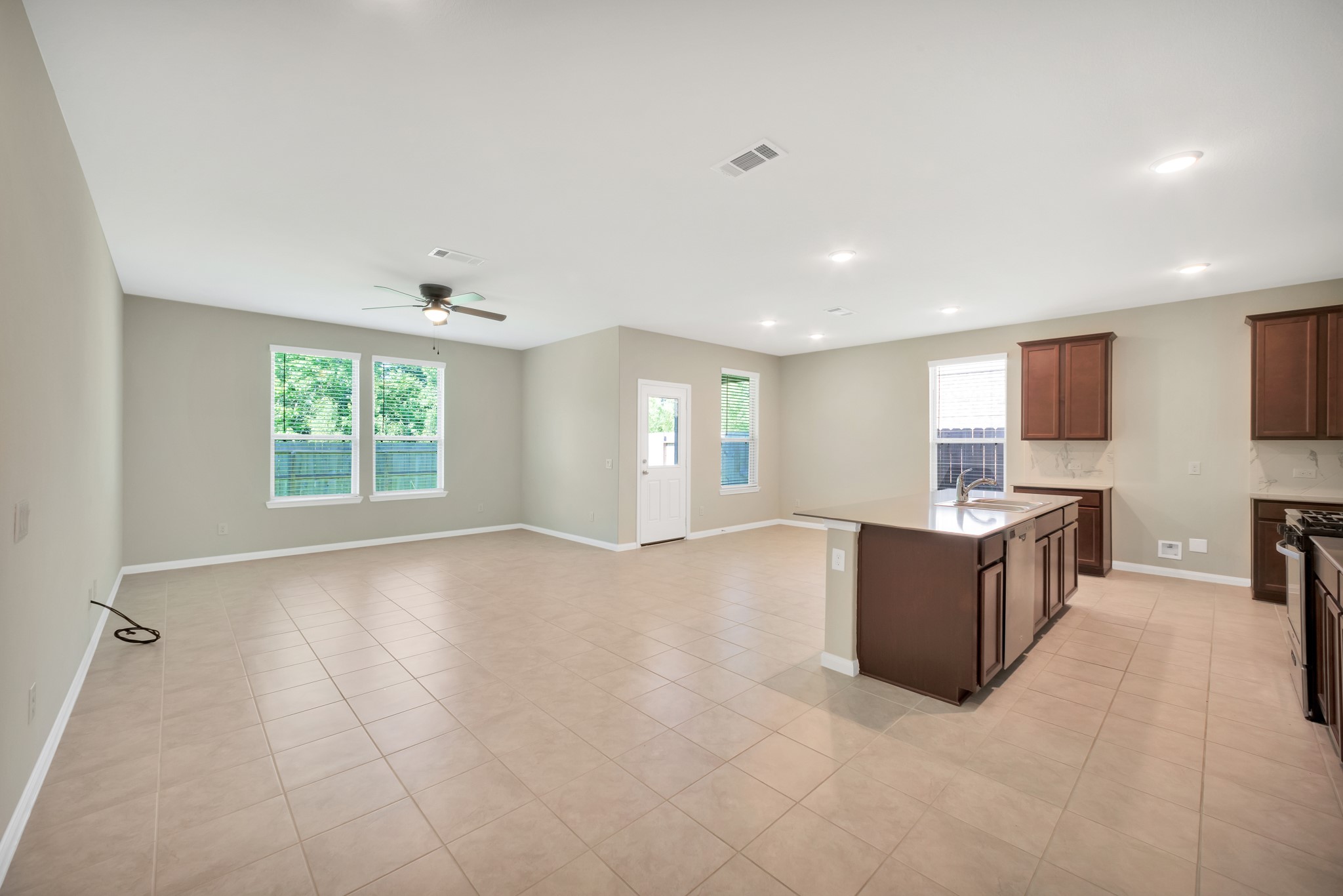 9738 Birdsnest Court Spring, TX 77379 - Photo 6 of 31