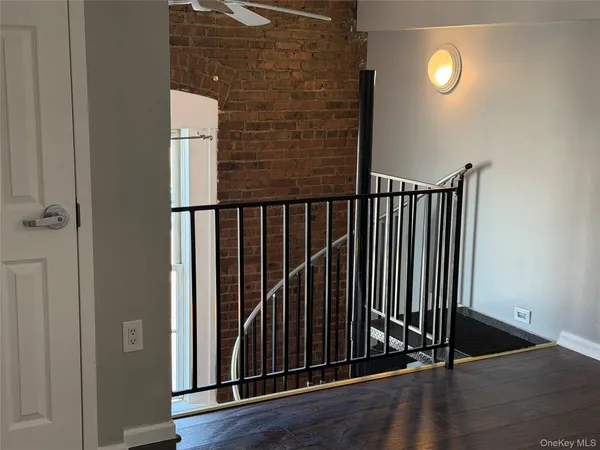 $1,900 | 94 4th Avenue, Unit 208, Bay Shore, NY 11706