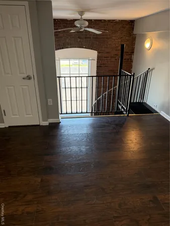 $1,900 | 94 4th Avenue, Unit 208, Bay Shore, NY 11706