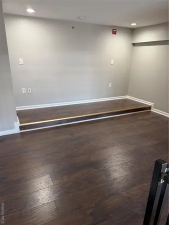 $1,900 | 94 4th Avenue, Unit 208, Bay Shore, NY 11706