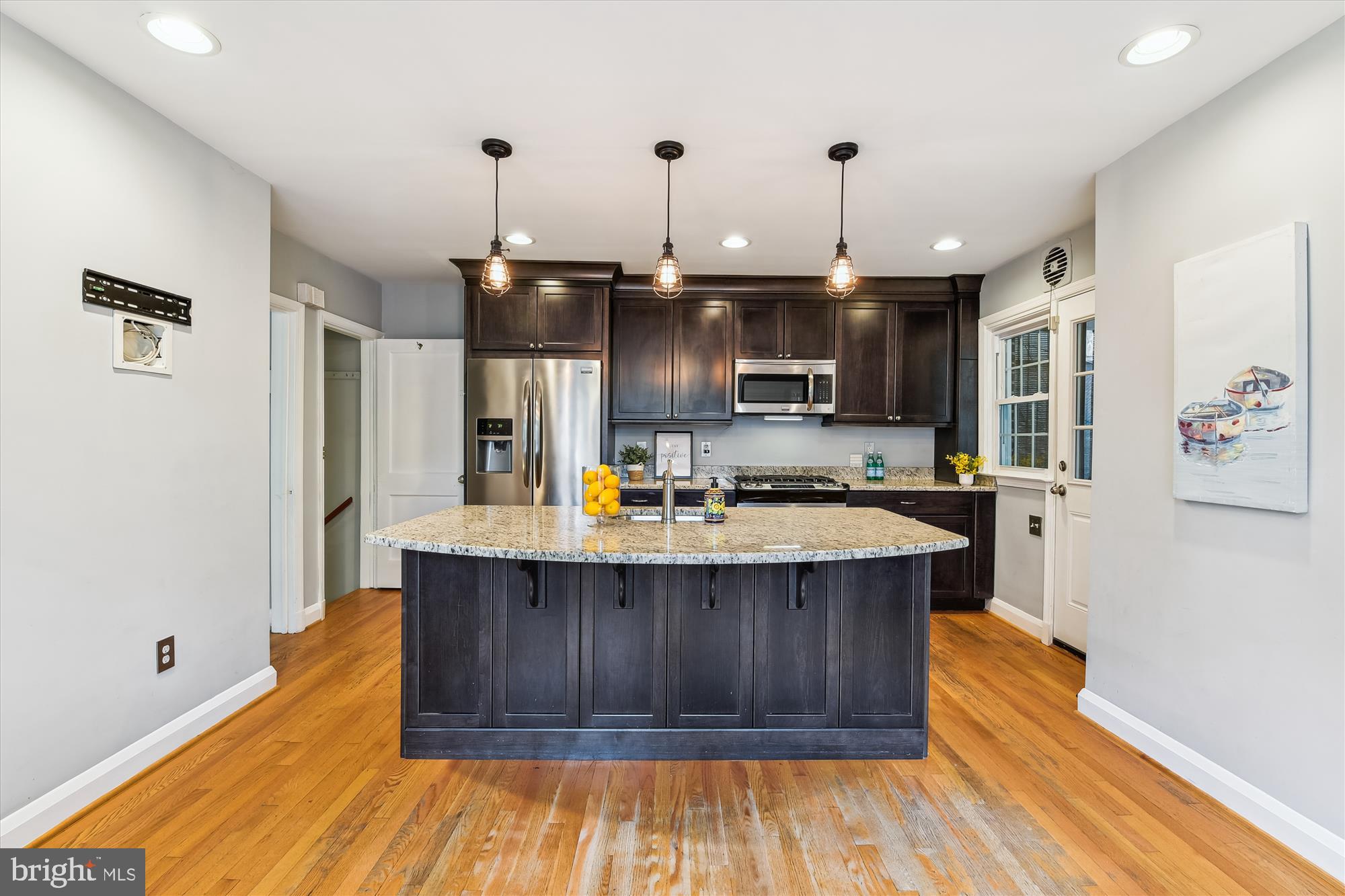 130 Stanmore Road Baltimore, MD 21212 - Photo 17 of 70 IMPRESSIVE ISLAND W/ ROOM FOR STOOLS