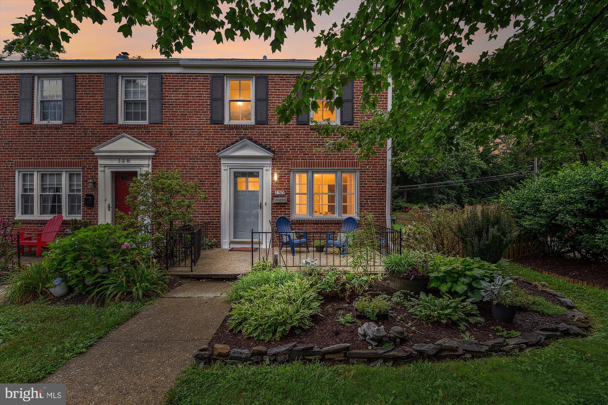 130 Stanmore Road Baltimore, MD 21212 - Photo 3 of 70 a front view of a house with garden