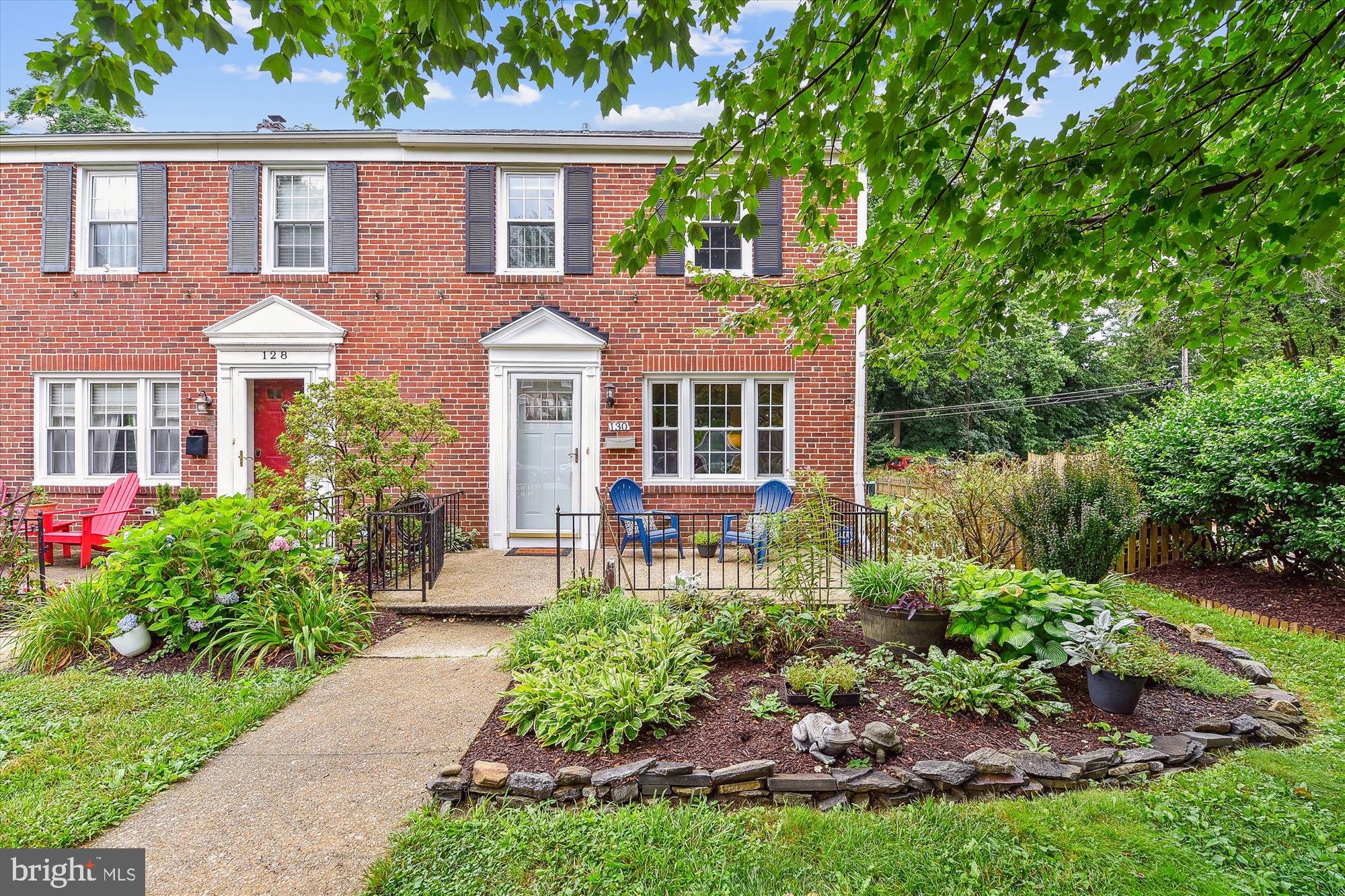 130 Stanmore Road Baltimore, MD 21212 - Photo 4 of 70 CHARMING GARDEN WELCOMING YOU HOME
