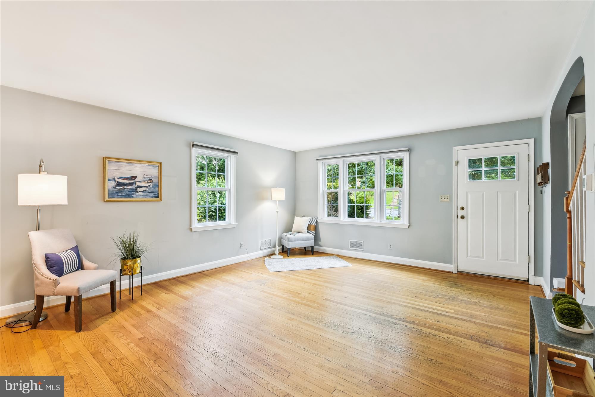 130 Stanmore Road Baltimore, MD 21212 - Photo 8 of 70 a living room with furniture and a window
