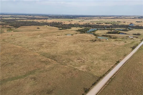 $140,000 | 2 230th Road, Nowata, OK 74048