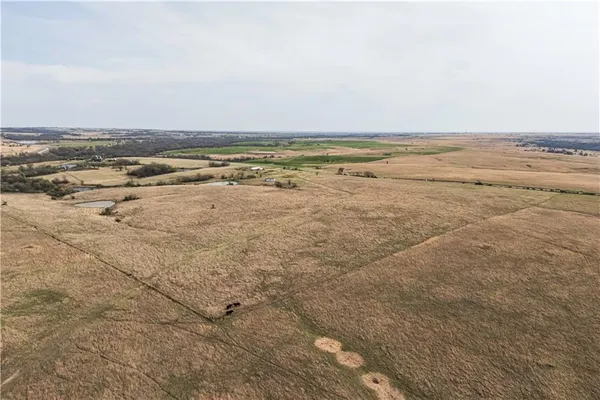 $140,000 | 2 230th Road, Nowata, OK 74048