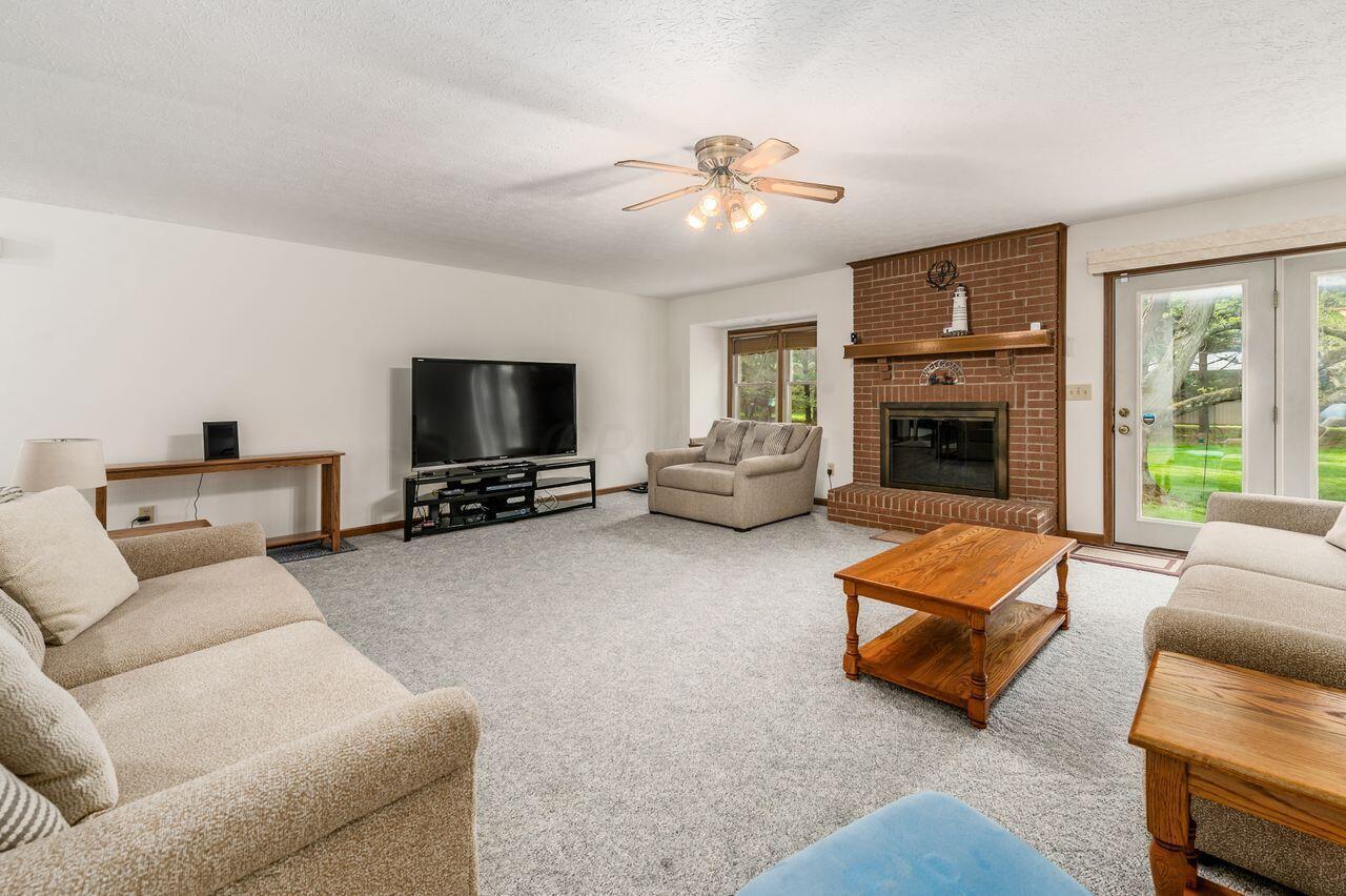 1525 Refugee Road Pickerington, OH 43147 - Photo 5 of 33 Great Room