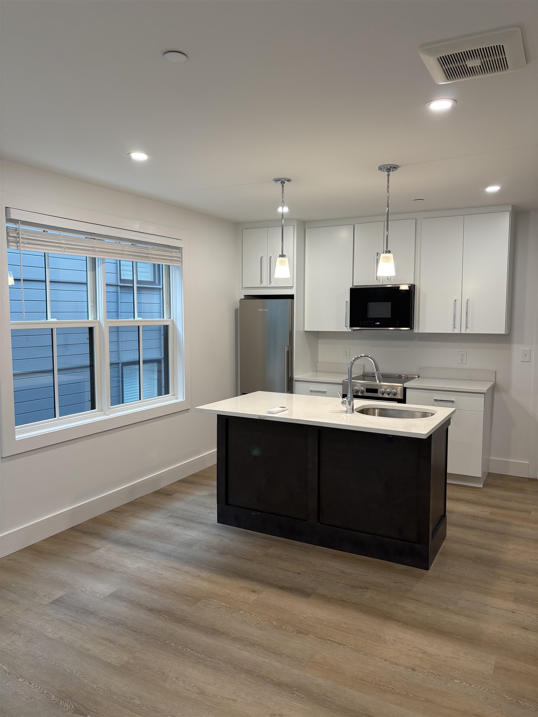 238 Deer Street, Unit 307 Portsmouth, NH 03801 - Photo 3 of 9