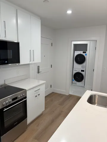 $2,600 | 238 Deer Street, Unit 307, Portsmouth, NH 03801