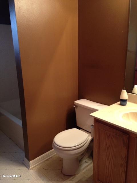 2882 Digby Road Southeast Palm Bay, FL 32909 - Photo 24 of 34 Second Bathroom