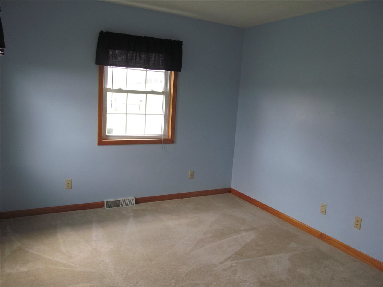 4738 Pinhook Road Bedford, IN 47421 - Photo 16 of 27