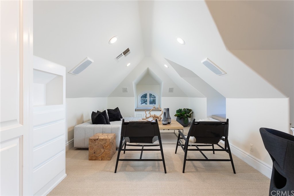 40 Smithcliffs Road Laguna Beach, CA 92651 - Photo 28 of 50 a living room with furniture and a wooden floor