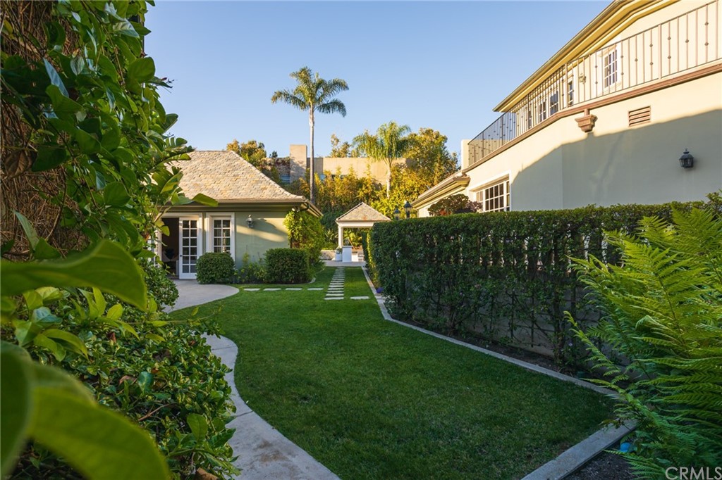 40 Smithcliffs Road Laguna Beach, CA 92651 - Photo 32 of 50 a view of a house with a garden