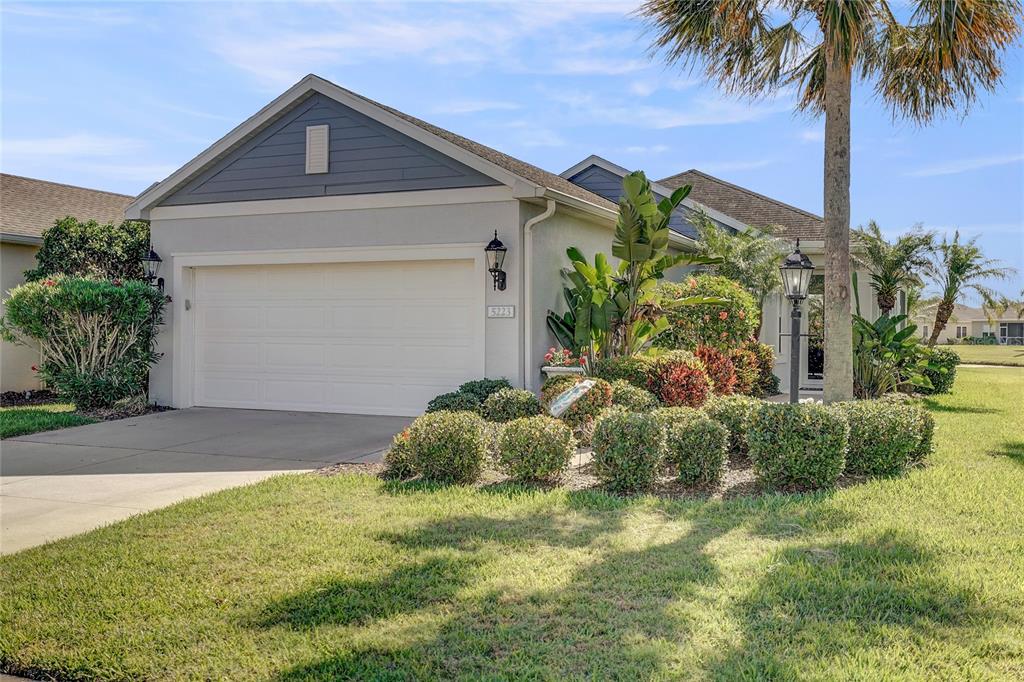 Magical neighborhood with a Key West vibe. River Sound is gated and has mature landscaping. Come see this lakefront beauty.