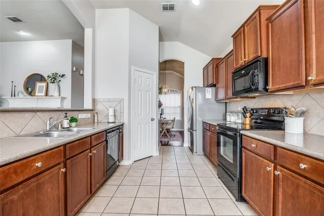 $3,500 | 1710 Chadwick Court, Cedar Hill, TX 75104