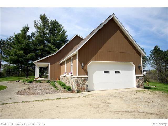 6386 Hartland Road Fenton, MI 48430 - Photo 6 of 51