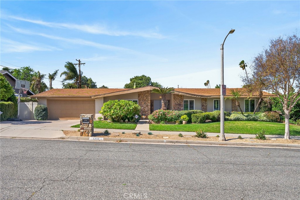 5305 Bardwell Avenue Riverside, CA 92506 - Photo 2 of 41
