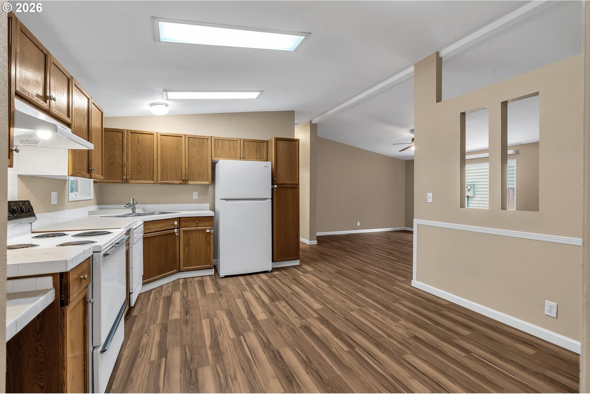 521 Northeast Mariners Loop Portland, OR 97211 - Photo 9 of 33 Gallery Image 9