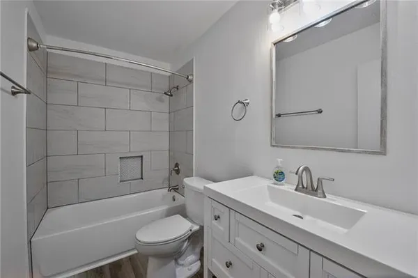 $2,400 | 10 Caribbean Court, Unit 10, Mandeville, LA 70448