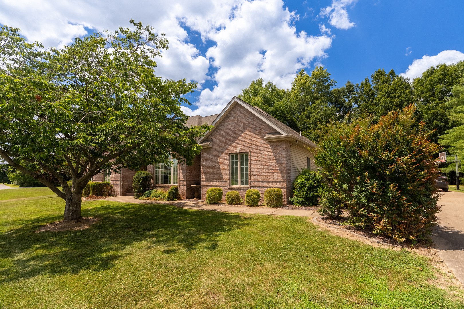27 Deer Run Herrin, IL 62948 - Photo 3 of 54