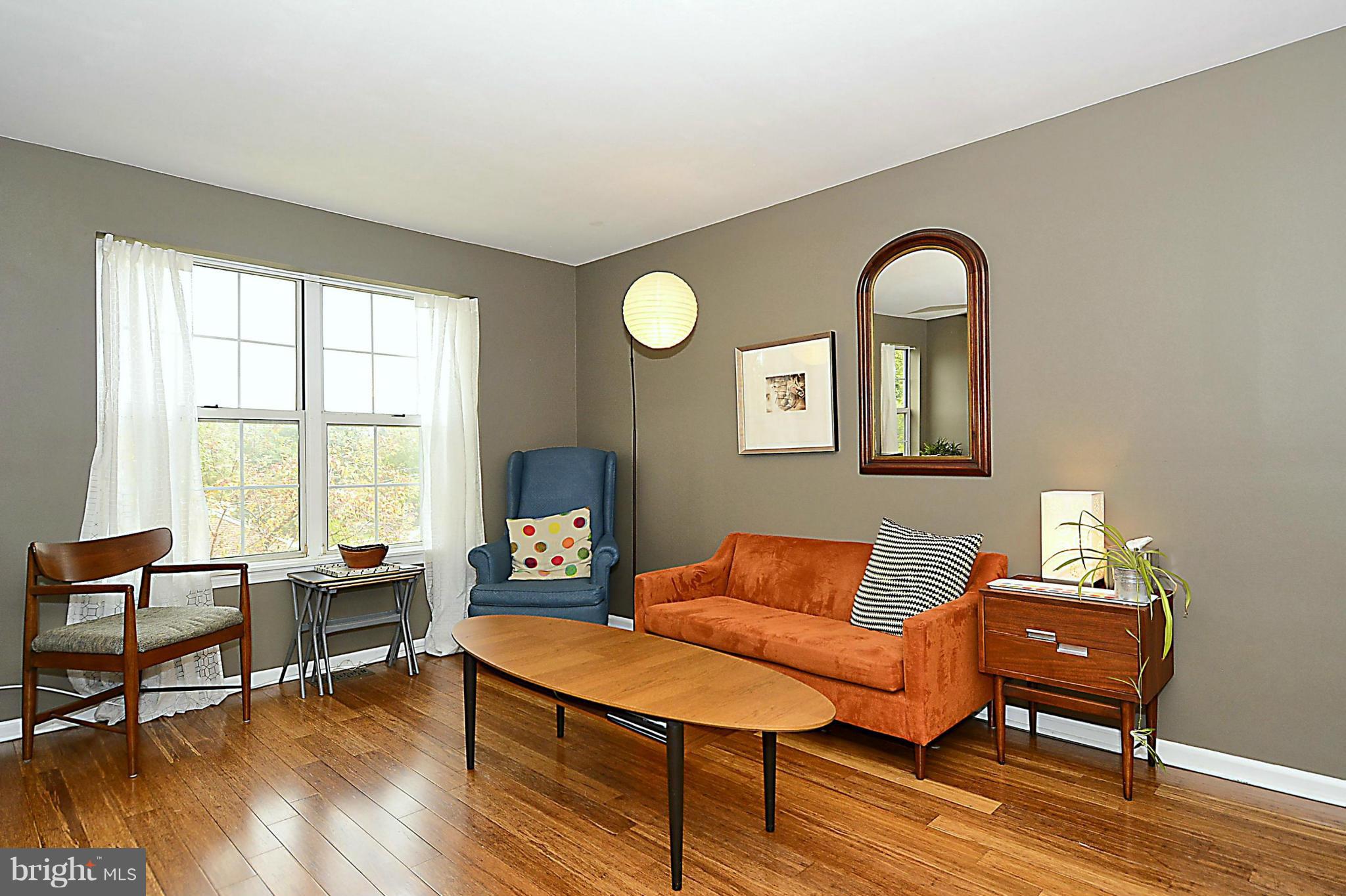 9139 September Lane Silver Spring, MD 20901 - Photo 11 of 30 Living Room