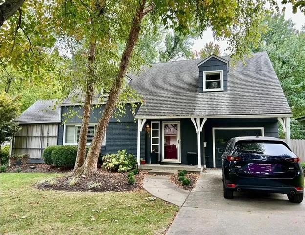 $450,000 | 4811 West 65th Terrace, Prairie Village, KS 66208