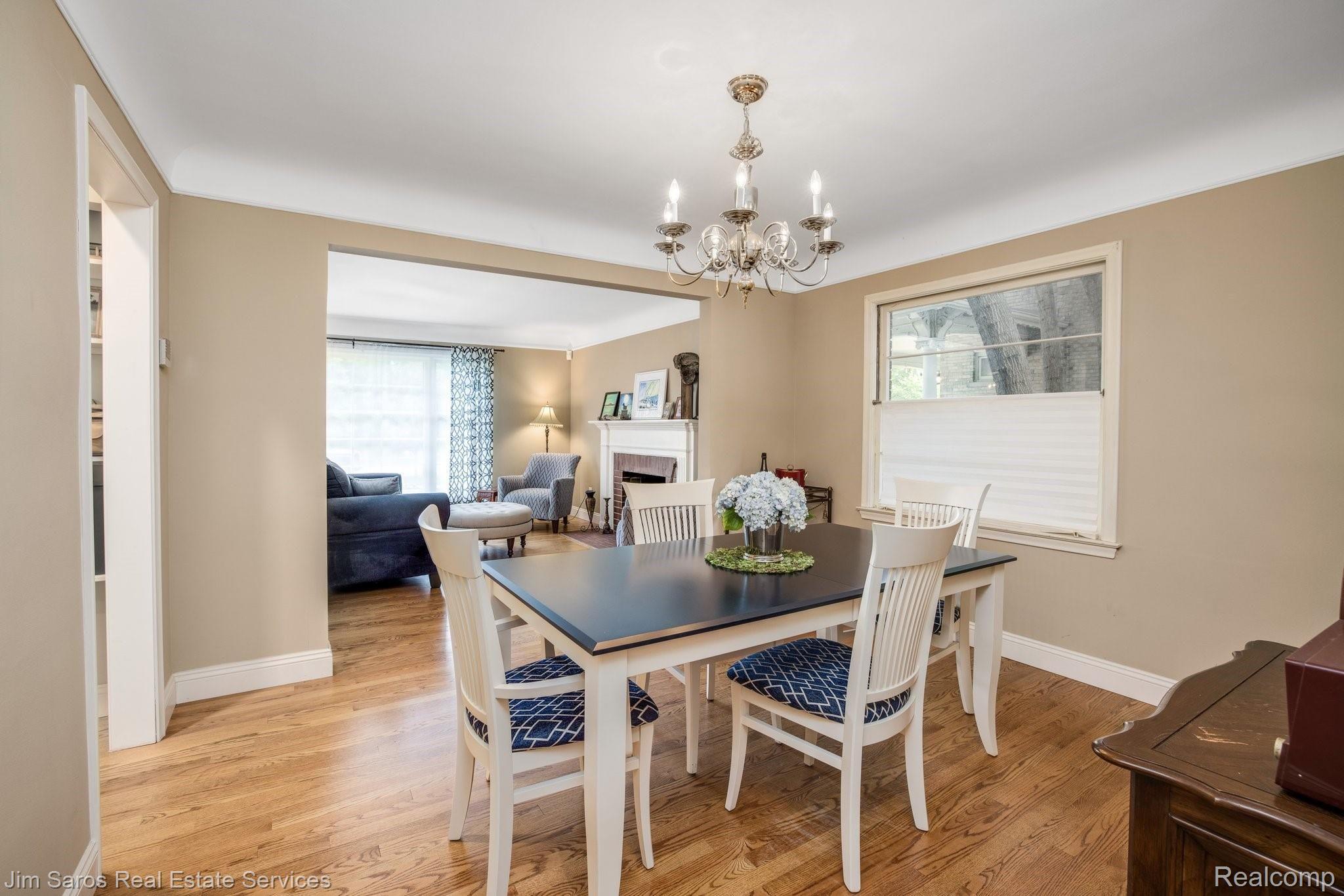 937 Pemberton Road Grosse Pointe, MI 48230 - Photo 8 of 23 20-web-or-mls-937 Pemberton Road Grosse Pointe Pa0019.jpg