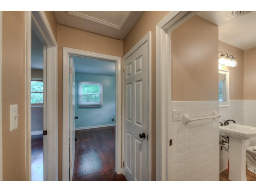 438 Sioux Road Bristol, VA 24201 - Photo 12 of 21 Photo 12