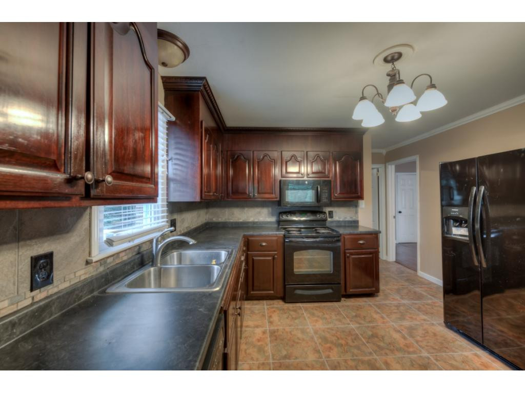 438 Sioux Road Bristol, VA 24201 - Photo 6 of 21 Photo 6