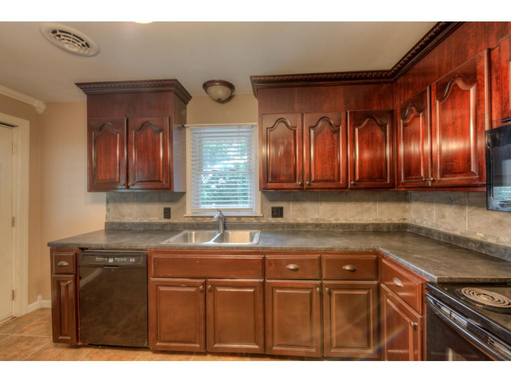 438 Sioux Road Bristol, VA 24201 - Photo 7 of 21 Photo 7