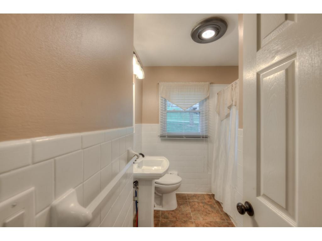 438 Sioux Road Bristol, VA 24201 - Photo 9 of 21 Photo 9