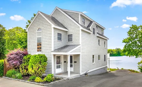 $1,125,000 | 780-782 Main Street, Melrose, MA 02176