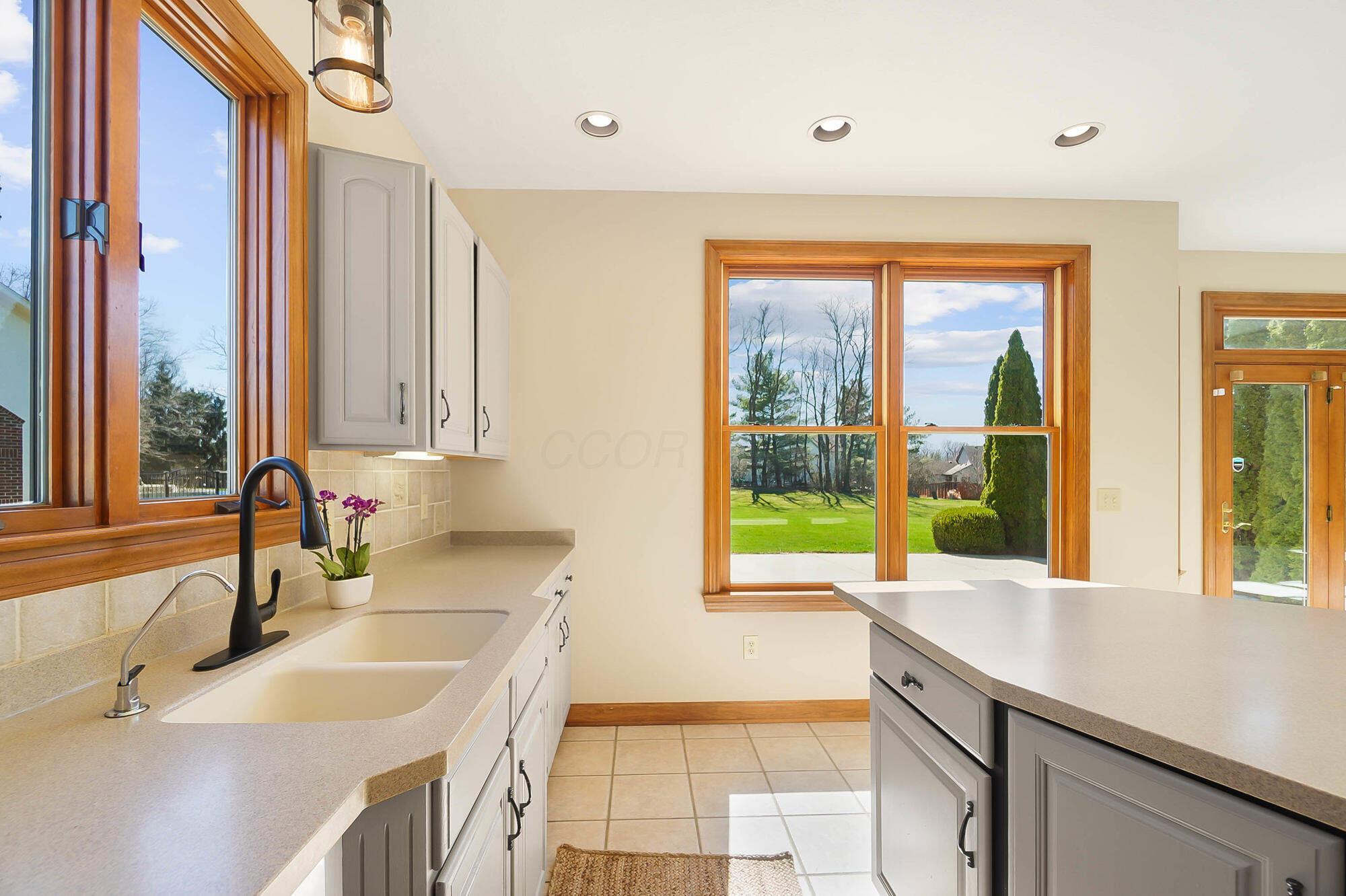 8591 Spring Flower Road Pickerington, OH 43147 - Photo 24 of 84 Kitchen