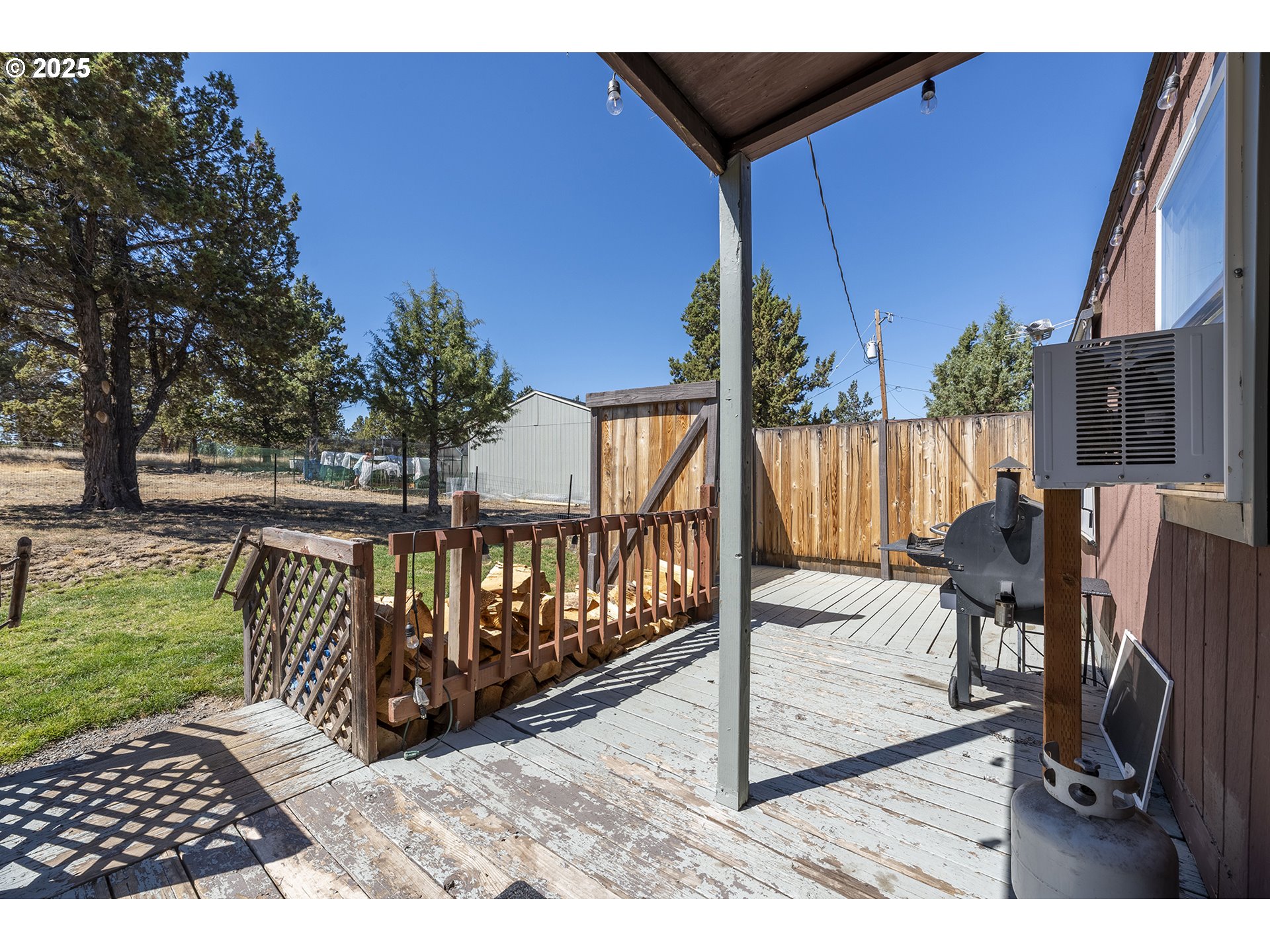 13406 Southwest Oasis Court Terrebonne, OR 97760 - Photo 24 of 48 a view of balcony with wooden floor