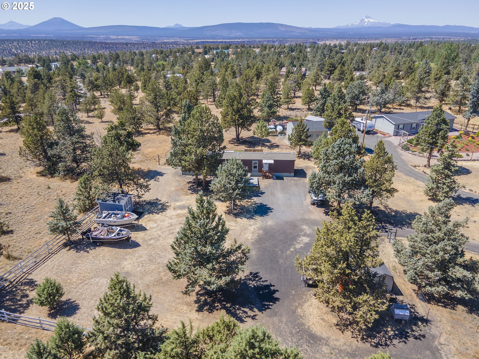 13406 Southwest Oasis Court Terrebonne, OR 97760 - Photo 33 of 48 a view of a city