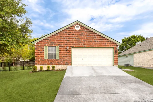 a front view of house with yard