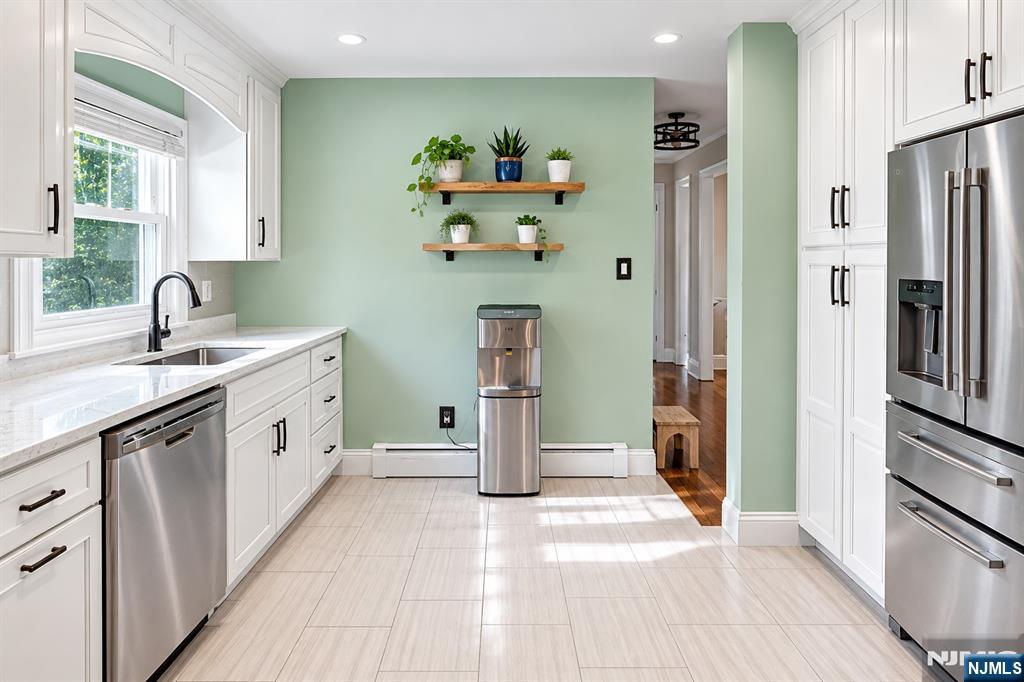 2 Center Street Butler, NJ 07405 - Photo 8 of 31