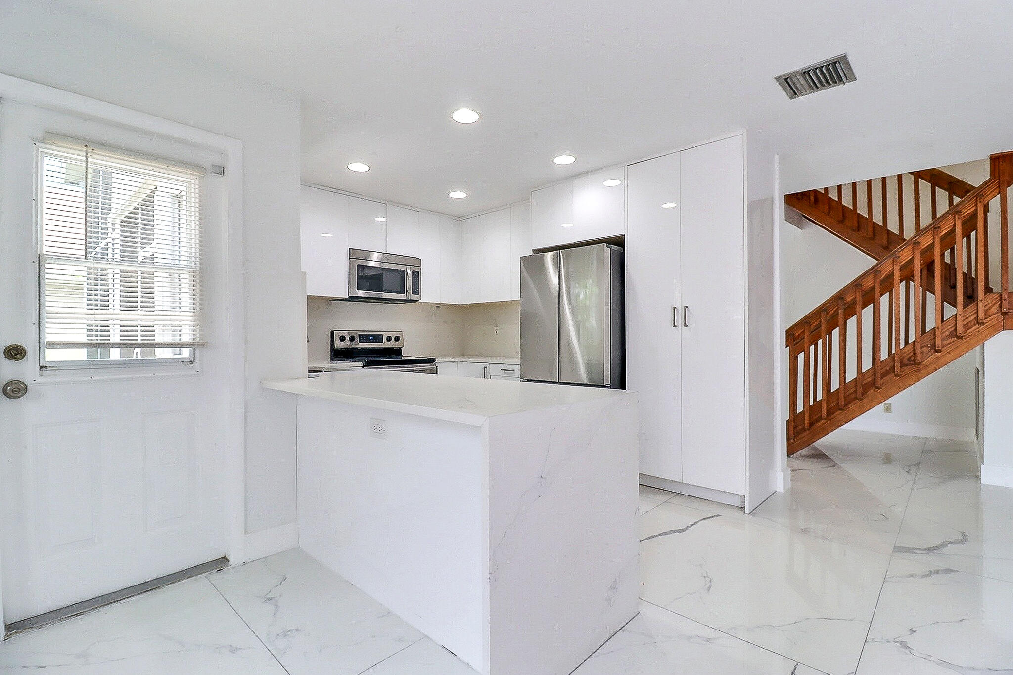 9401 Aegean Drive Boca Raton, FL 33496 - Photo 6 of 27 Kitchen