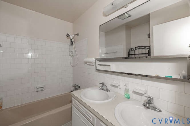 8347 Carrleigh Parkway Springfield, VA 22152 - Photo 23 of 38