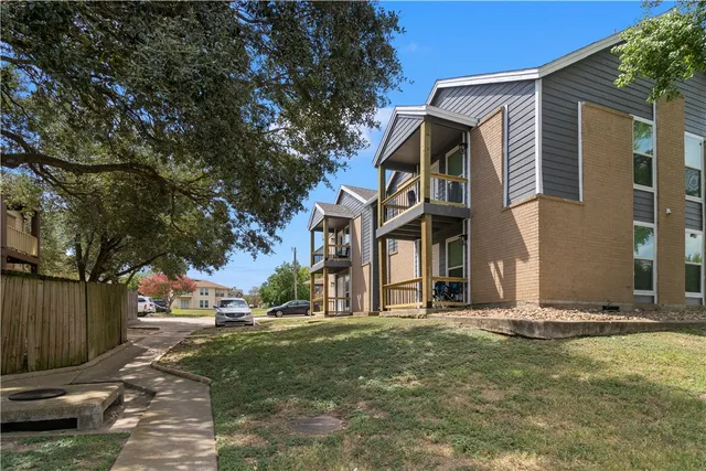 $1,095 | 1014 Autumn Circle, Unit B, College Station, TX 77840