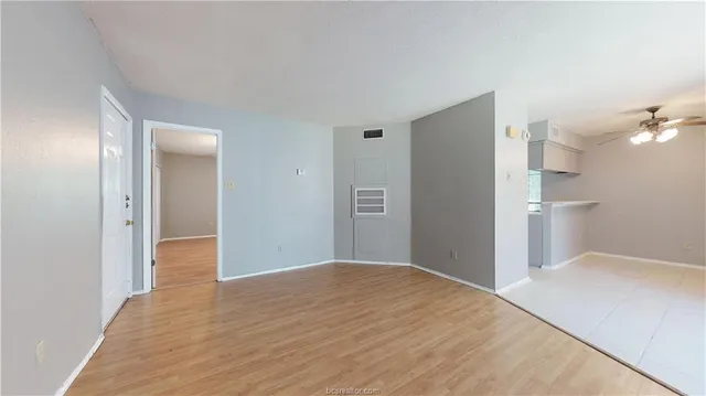 $1,095 | 1014 Autumn Circle, Unit B, College Station, TX 77840