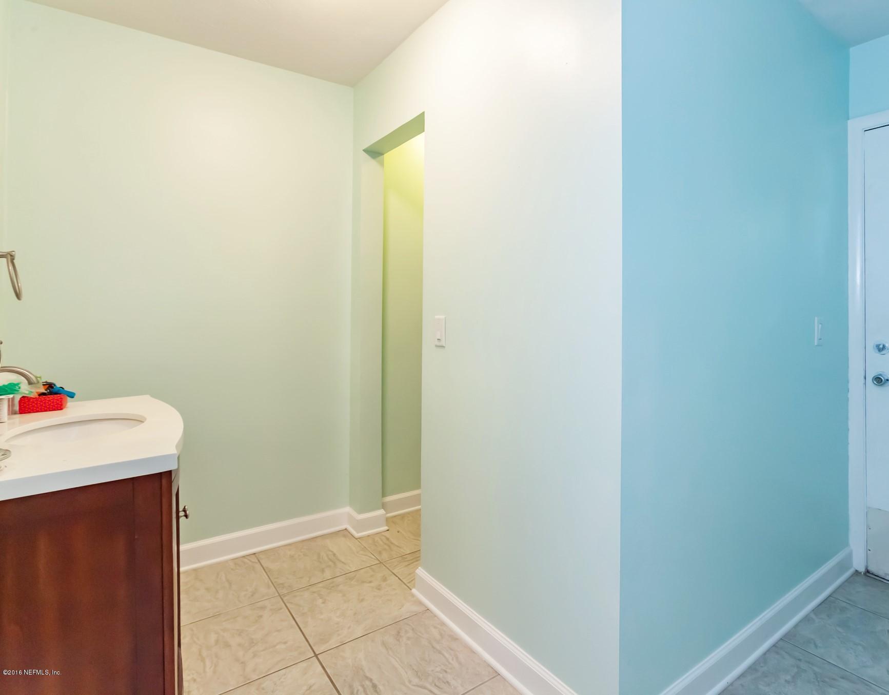 1162 Montego Road East Jacksonville, FL 32216 - Photo 14 of 33 1162 Montego Rd E-14
