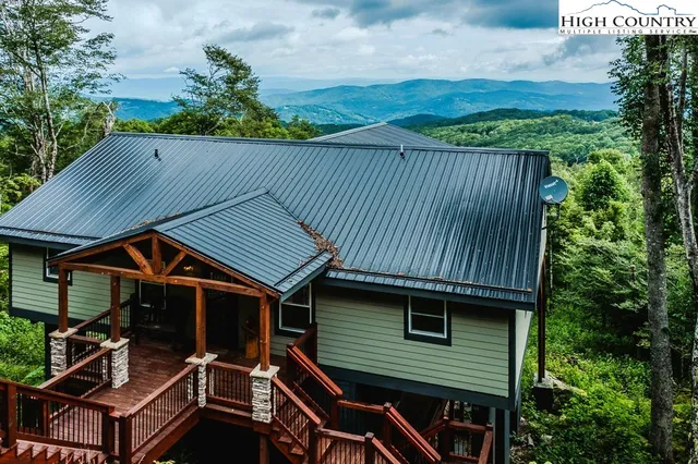 $825,000 | 128 Hawthorn Road, Beech Mountain, NC 28604