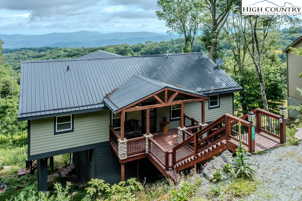 128 Hawthorn Road Beech Mountain, NC 28604 - Photo 23 of 46