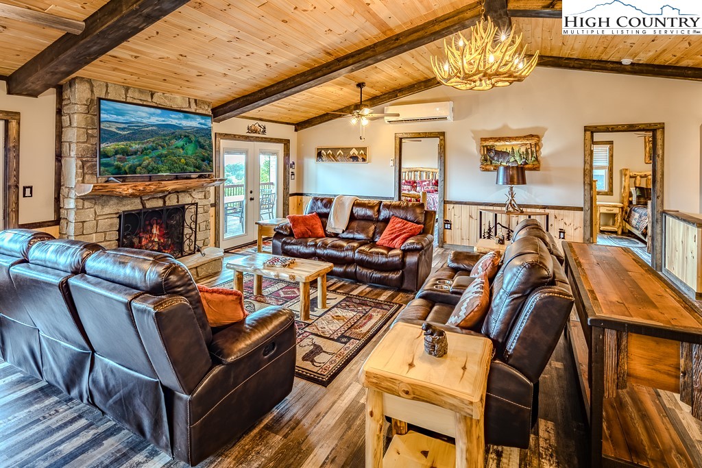 128 Hawthorn Road Beech Mountain, NC 28604 - Photo 3 of 46