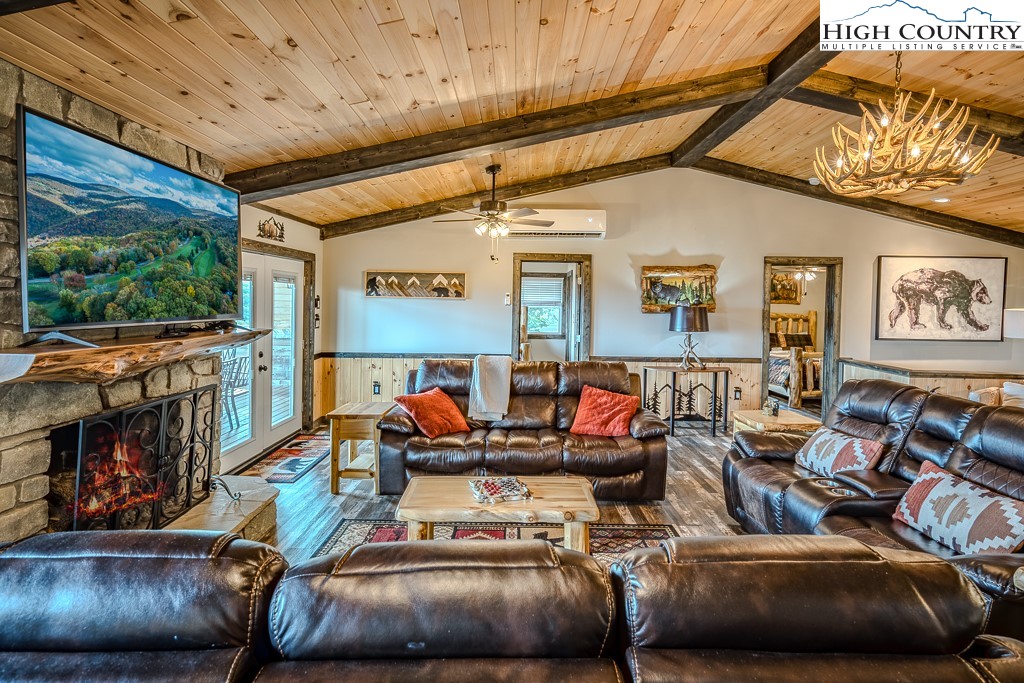 128 Hawthorn Road Beech Mountain, NC 28604 - Photo 4 of 46