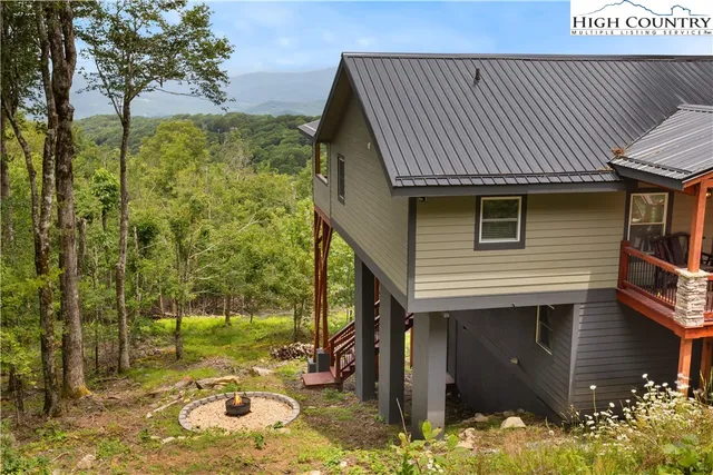 $795,000 | 128 Hawthorn Road, Beech Mountain, NC 28604