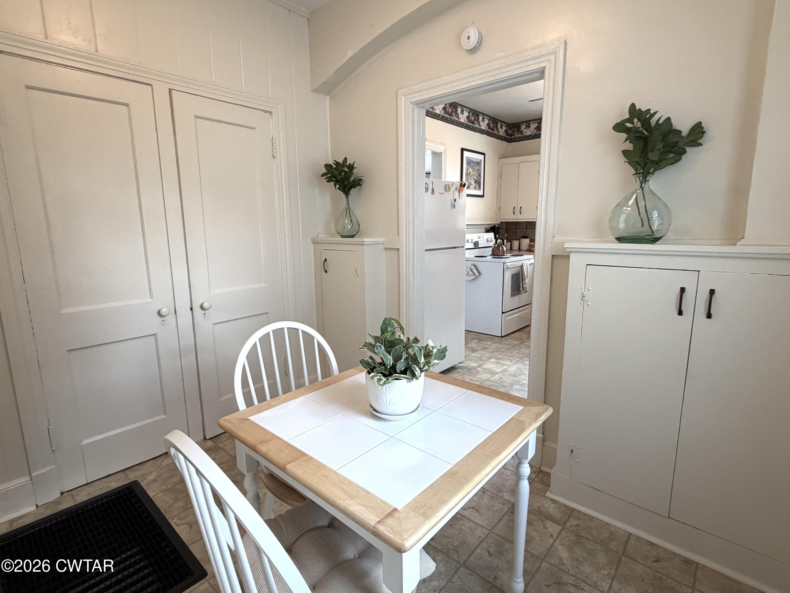 415 Division Avenue Jackson, TN 38301 - Photo 12 of 43 415 Breakfast Room From Window Side