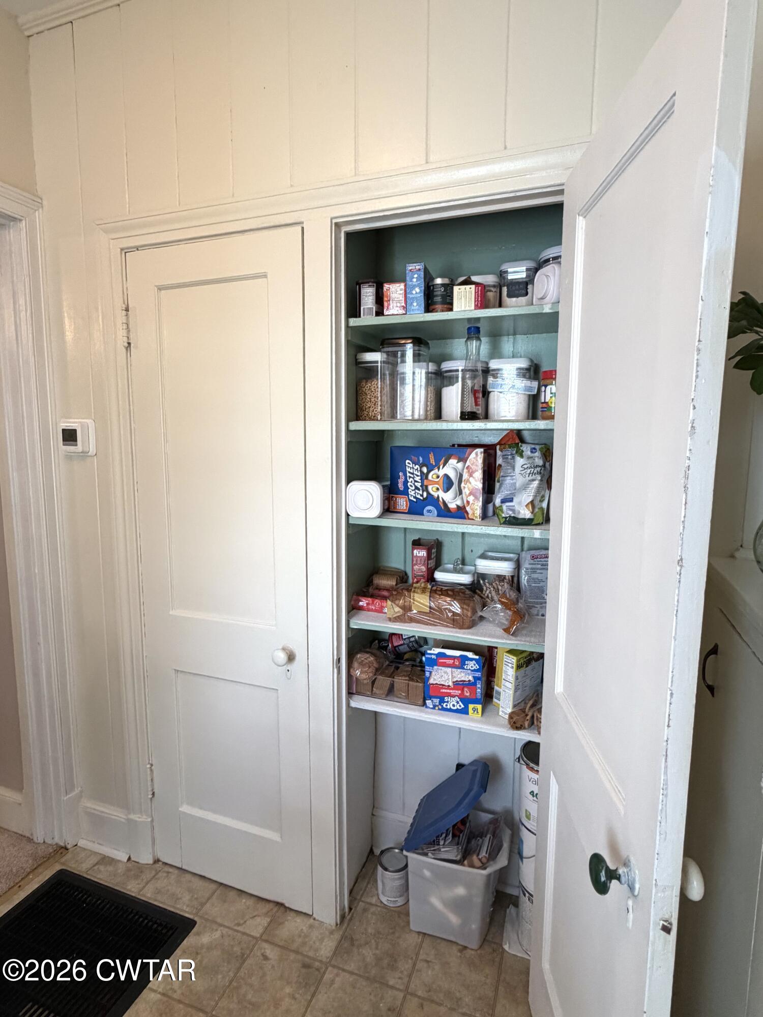 415 Division Avenue Jackson, TN 38301 - Photo 13 of 43 415 Pantry